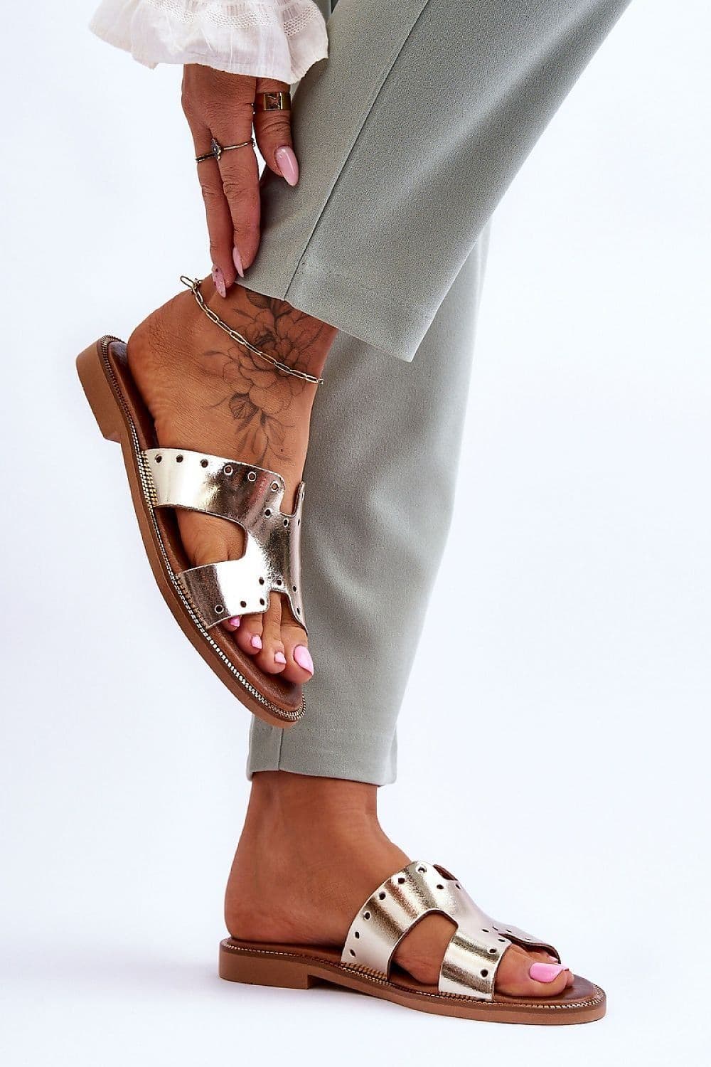 image-Flip-flops Step in style