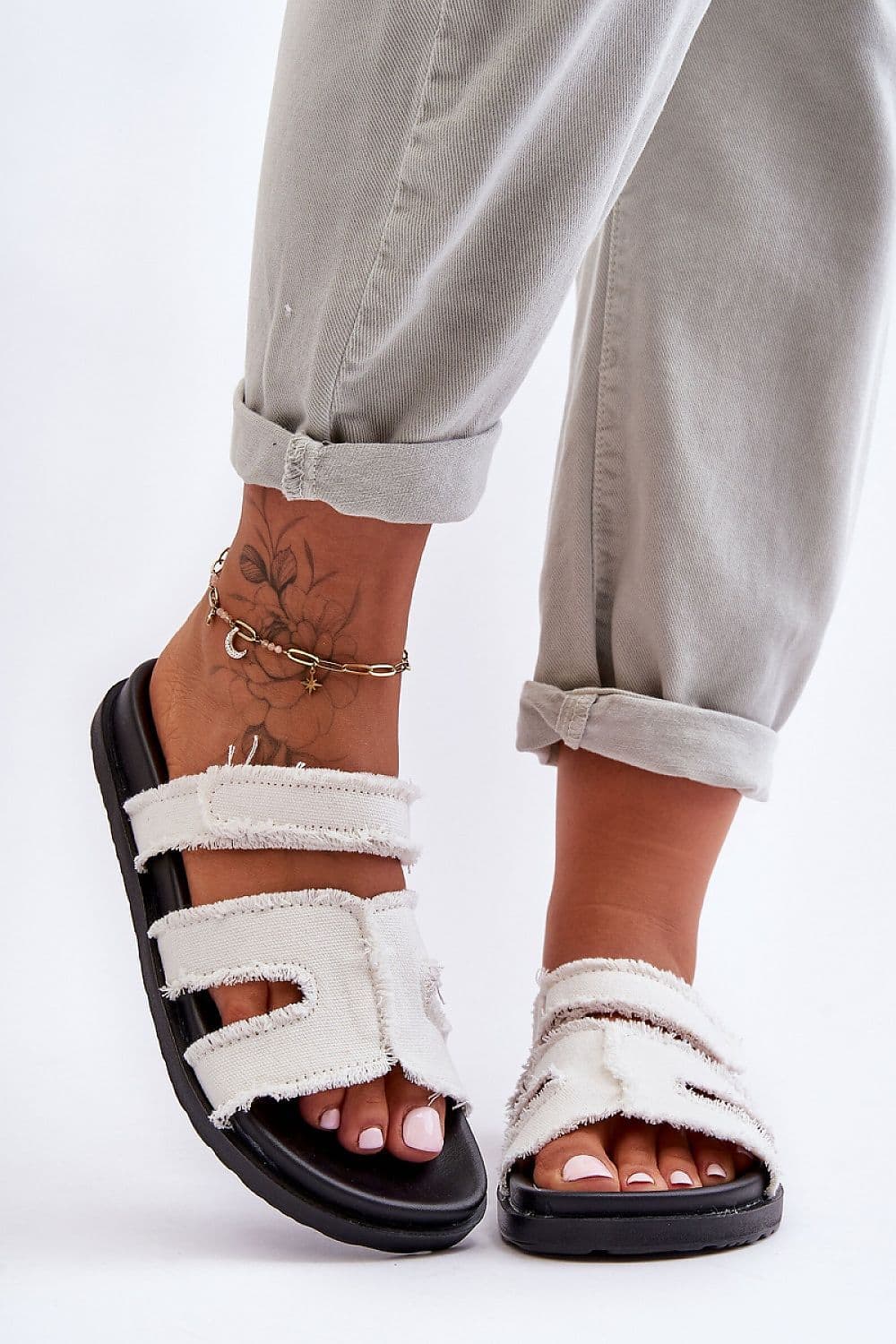 image-Flip-flops Step in style