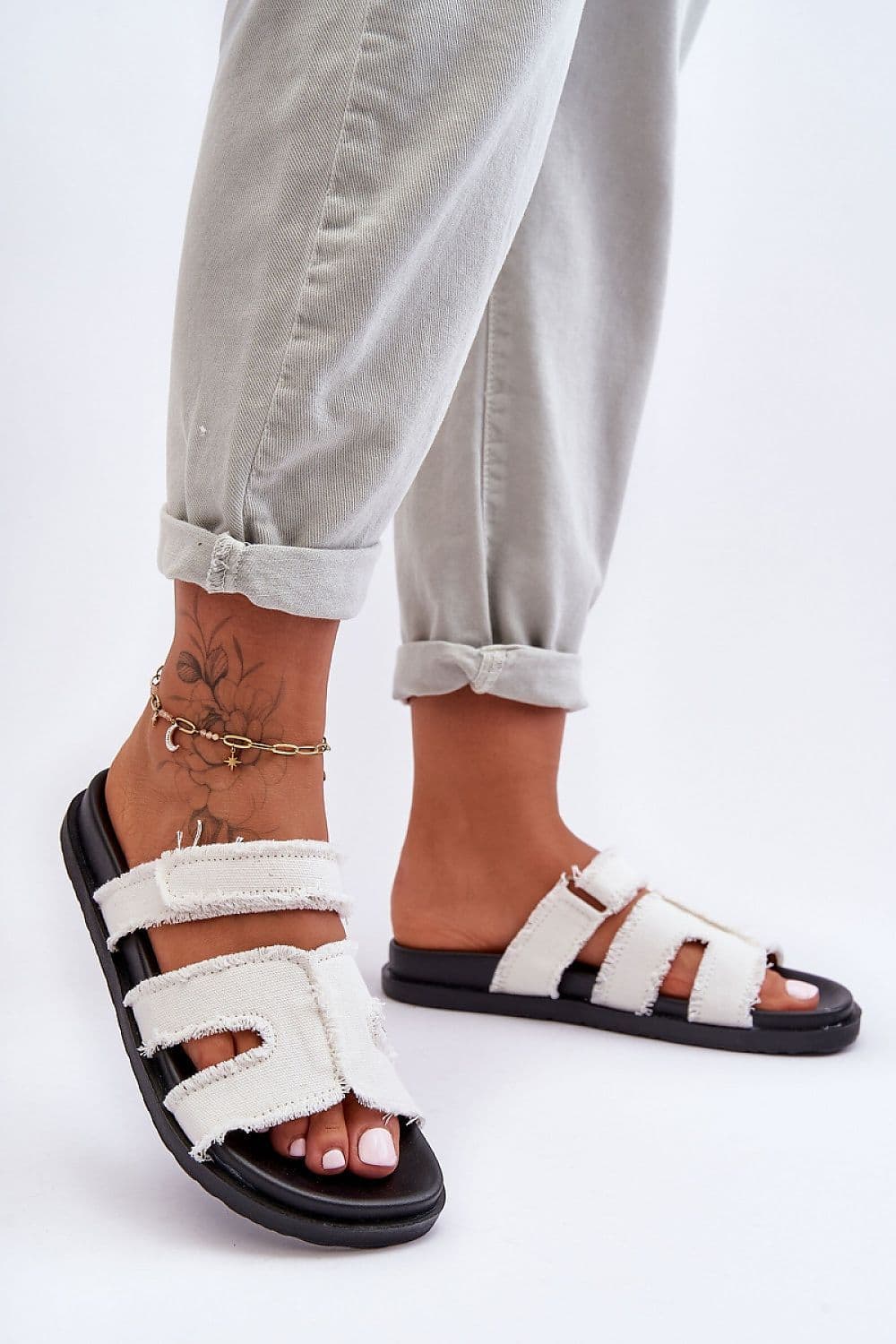 image-Flip-flops Step in style