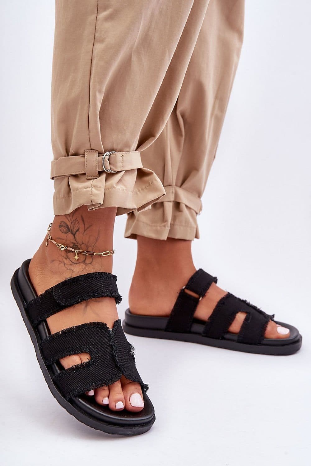 image-Flip-flops Step in style