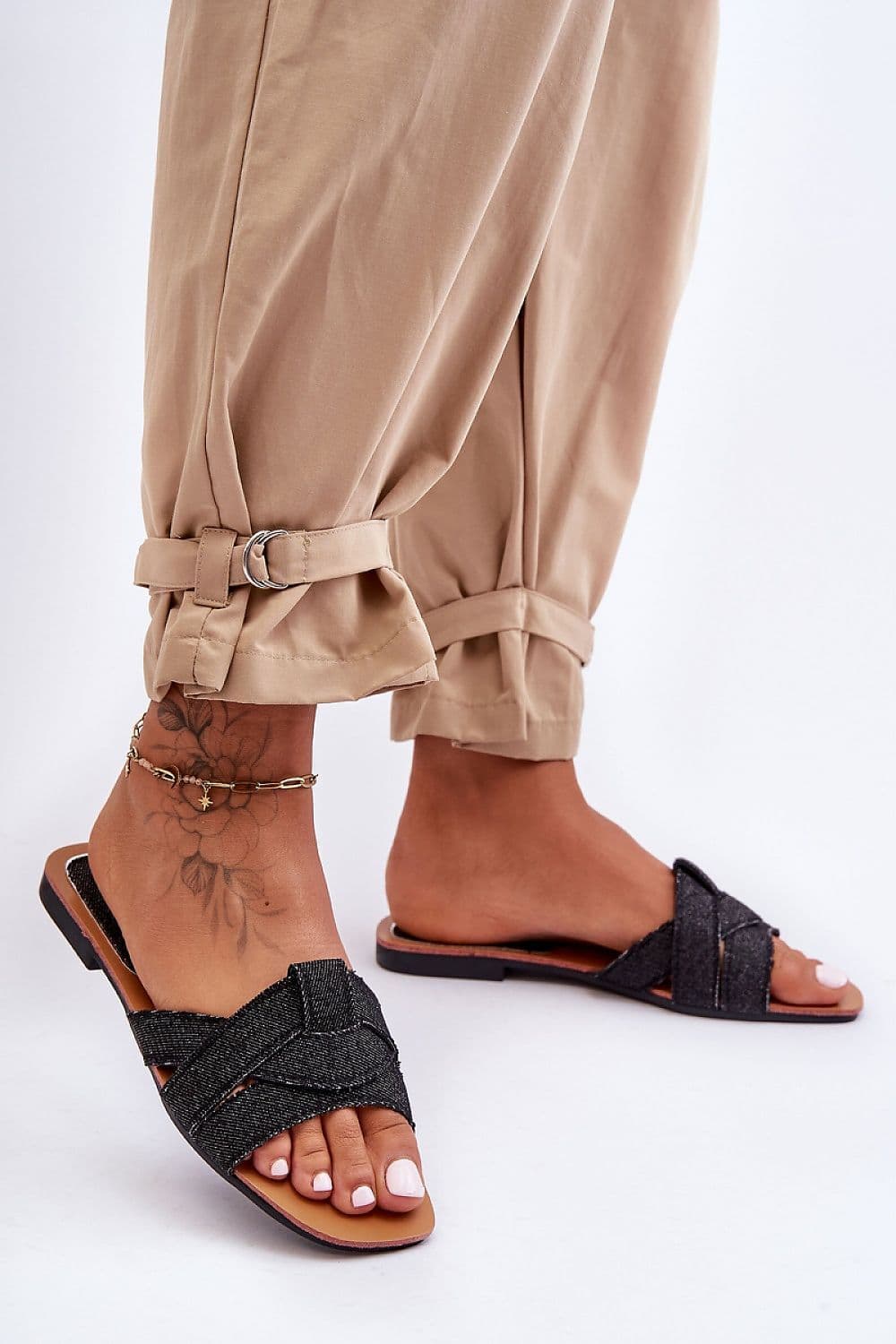 image-Flip-flops Step in style