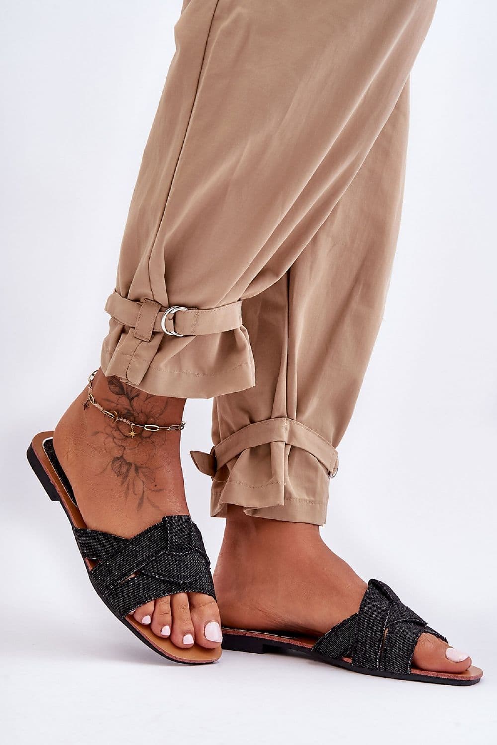 image-Flip-flops Step in style