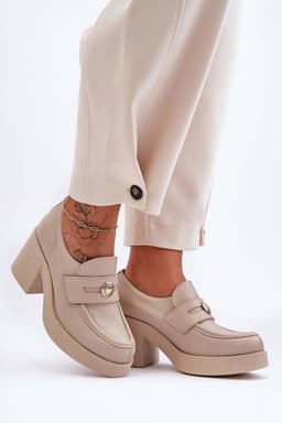 image-Heeled low shoes Step in style