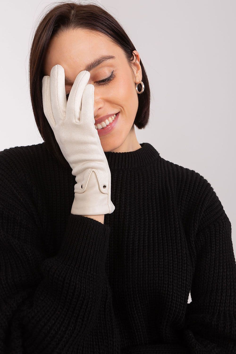image-Gloves AT