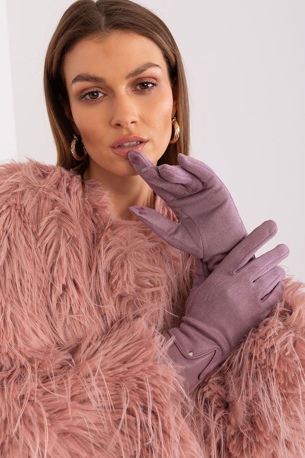image-Gloves AT