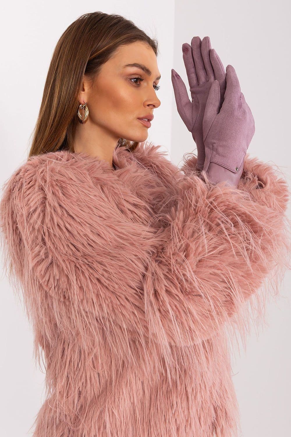 image-Gloves AT
