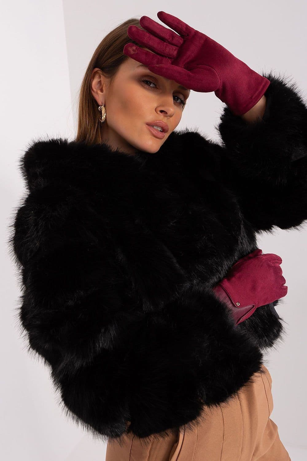 image-Gloves AT