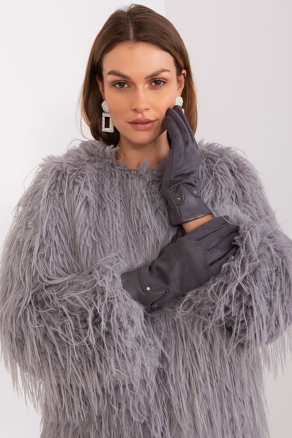 image-Gloves AT