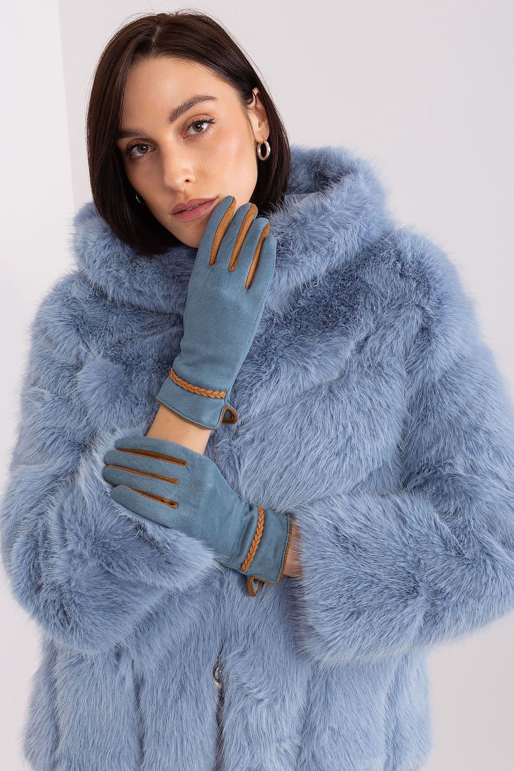 image-Gloves AT