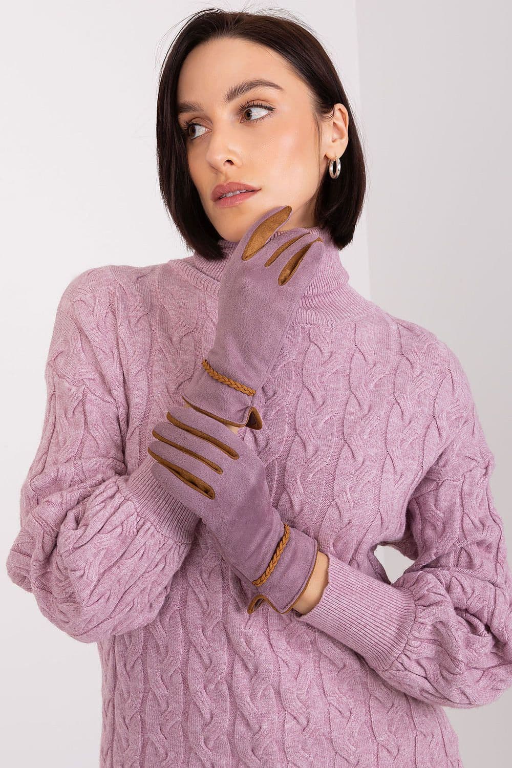 image-Gloves AT