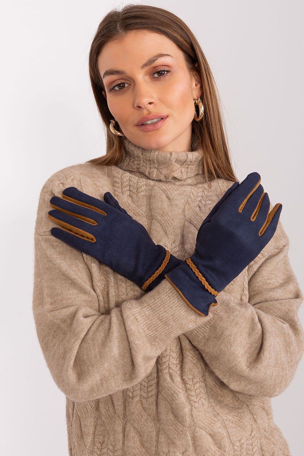 image-Gloves AT