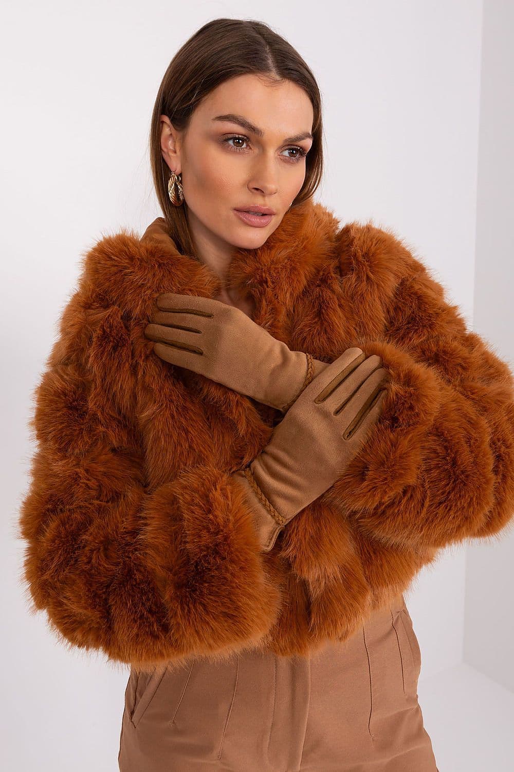 image-Gloves AT