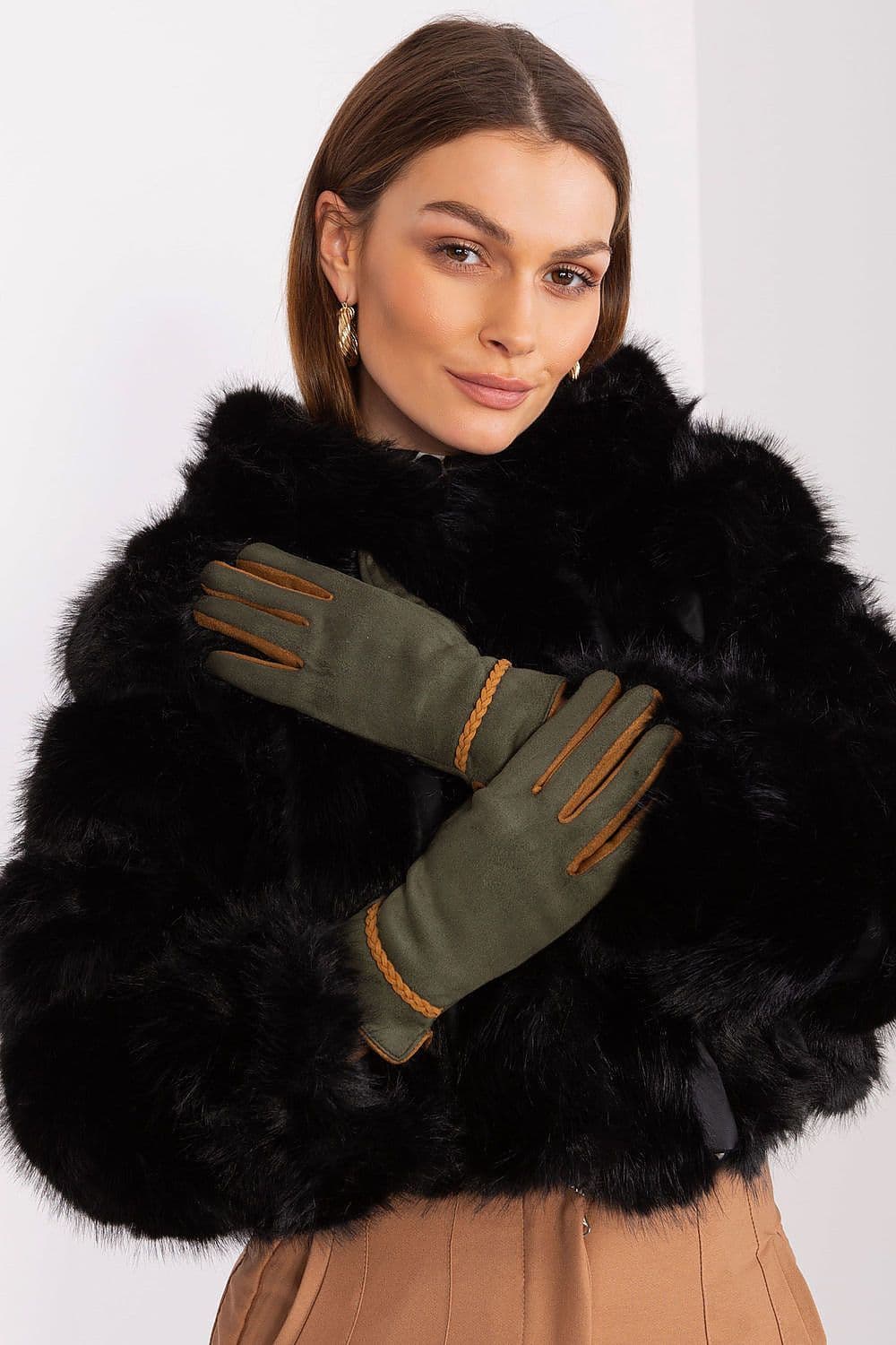 image-Gloves AT