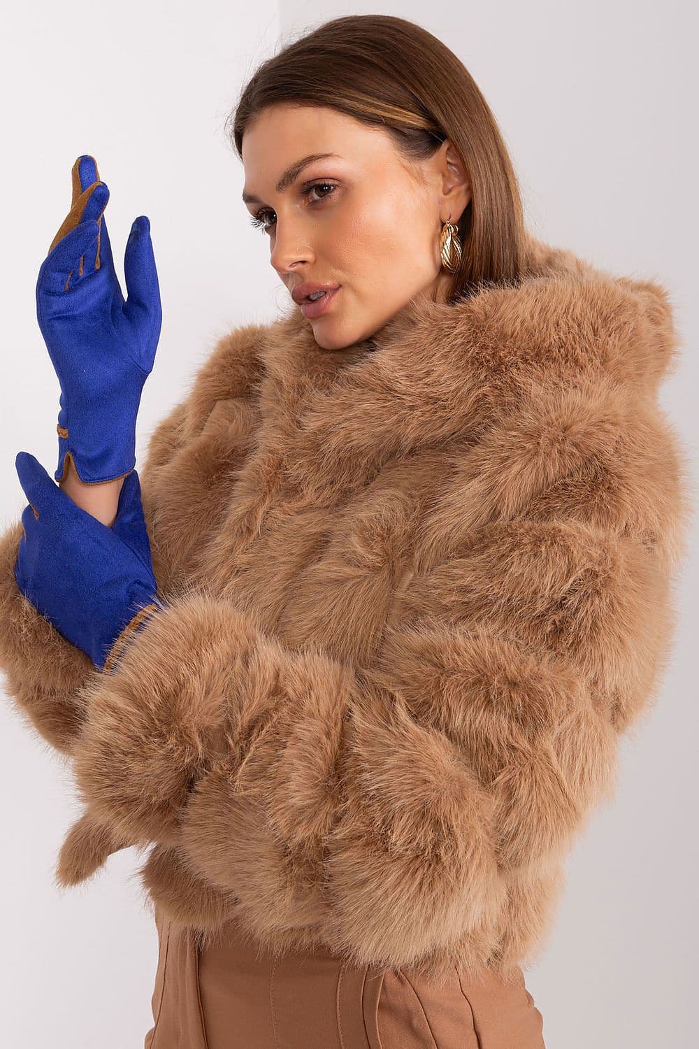 image-Gloves AT