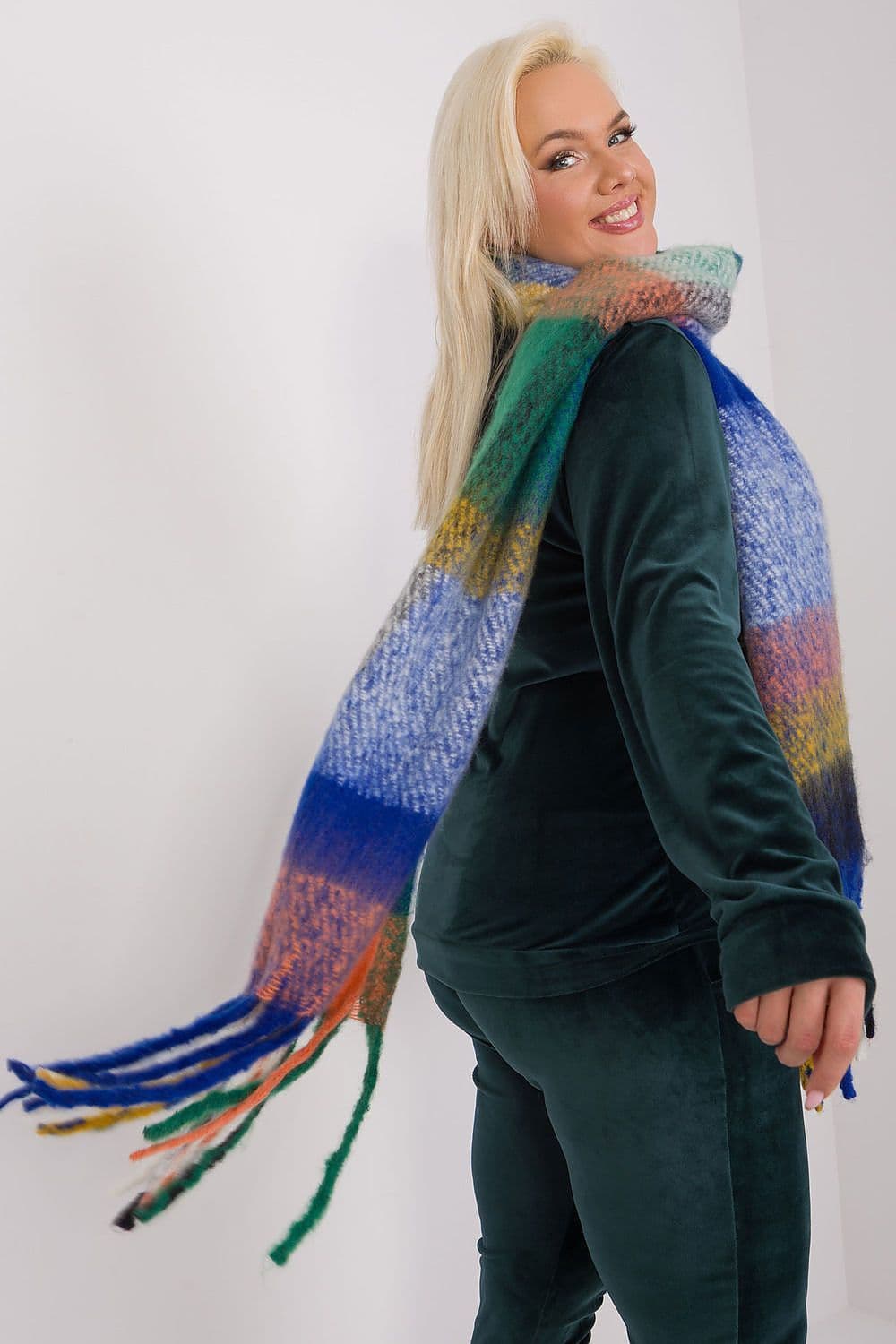 image-Shawl AT