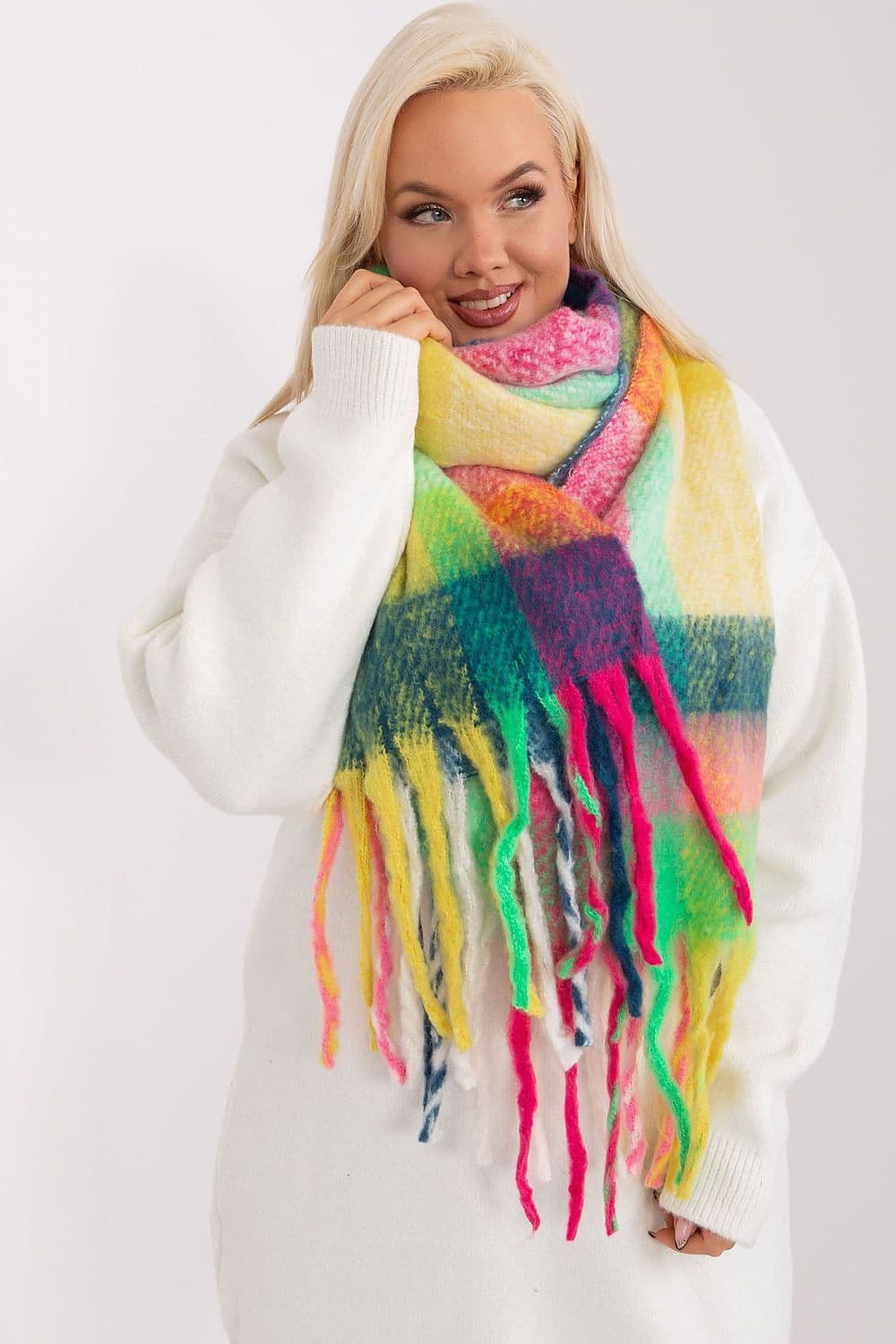 image-Shawl AT