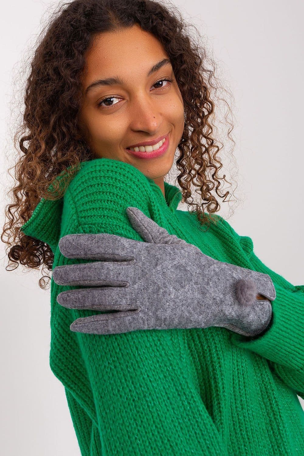 image-Gloves AT