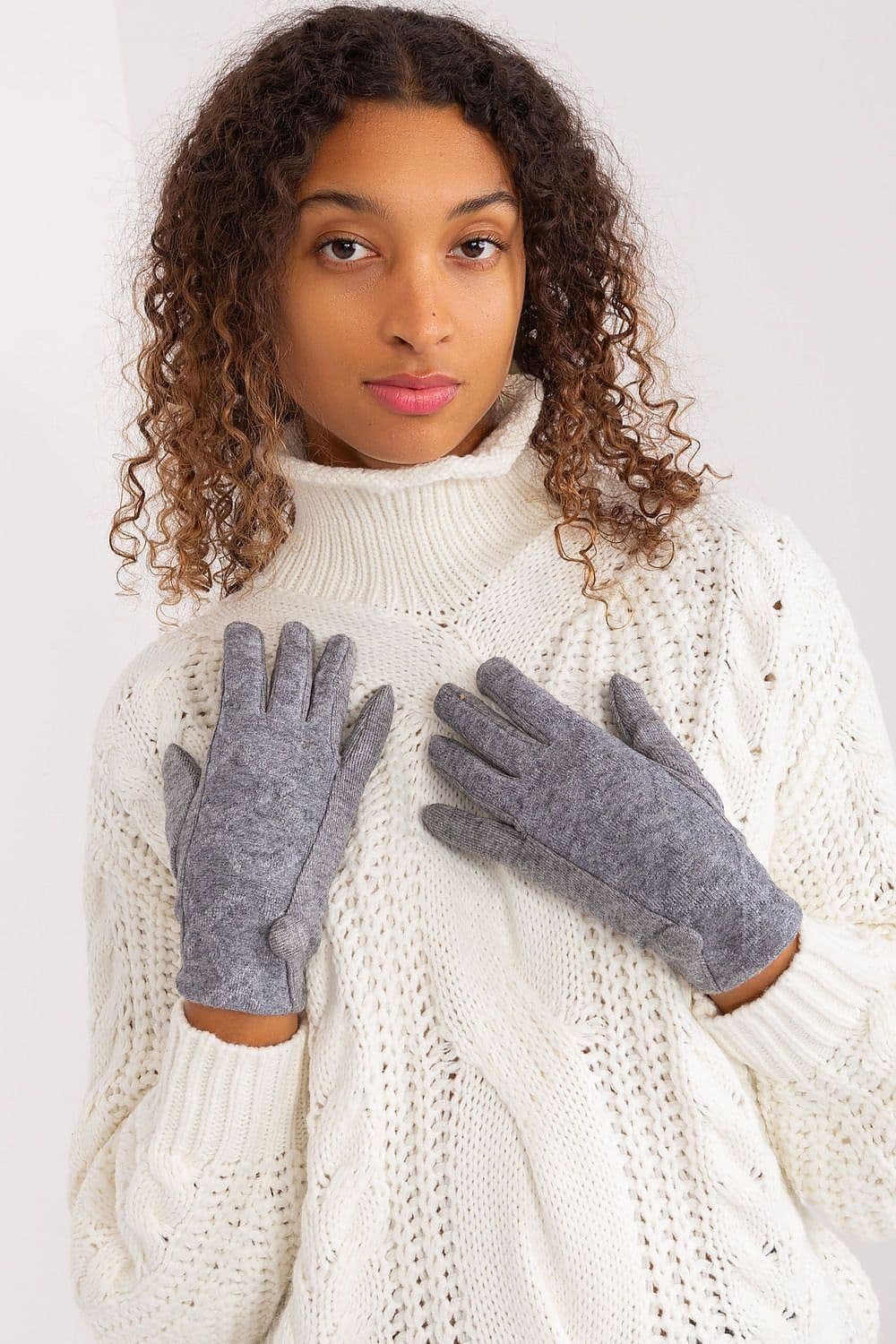 image-Gloves AT
