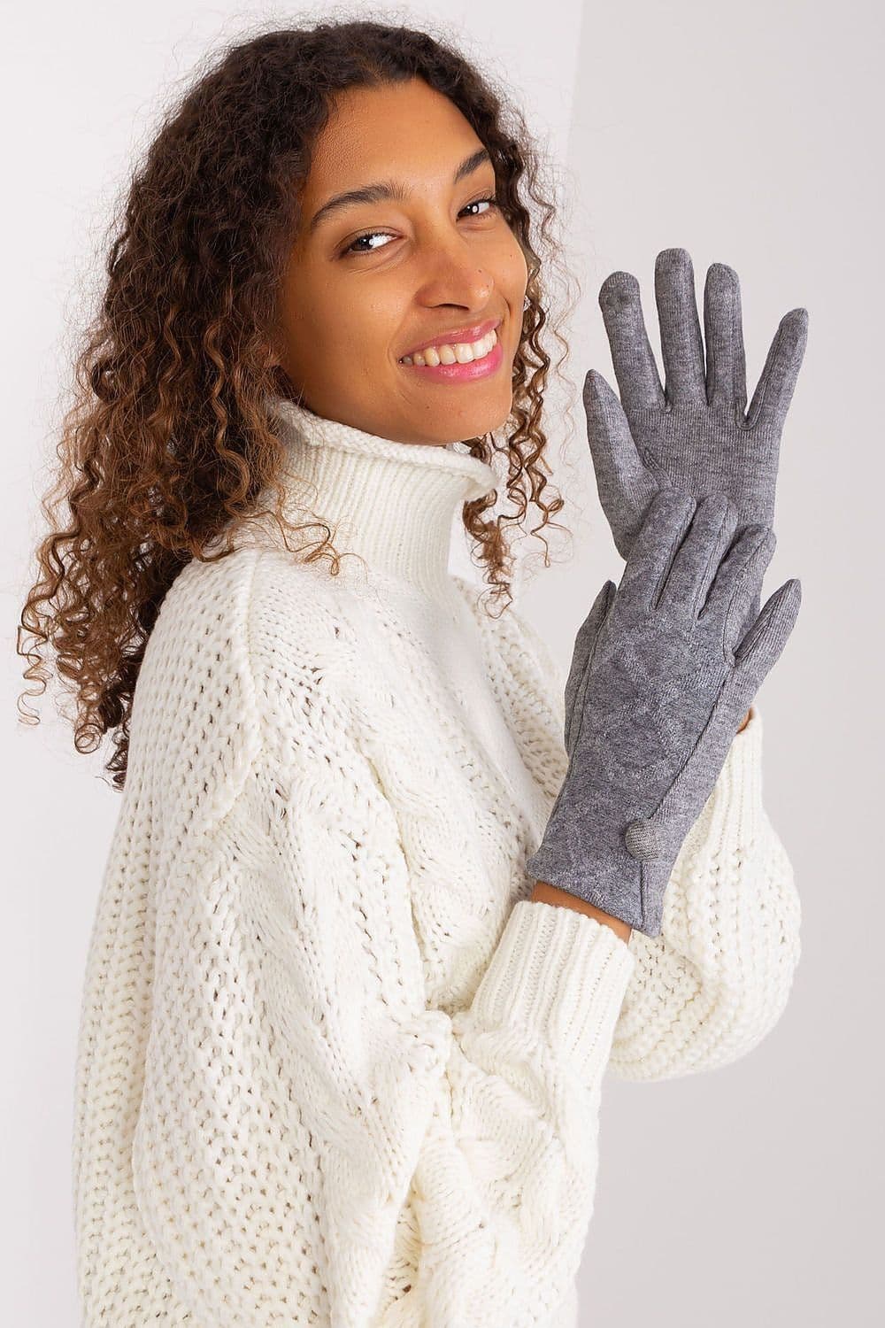 image-Gloves AT