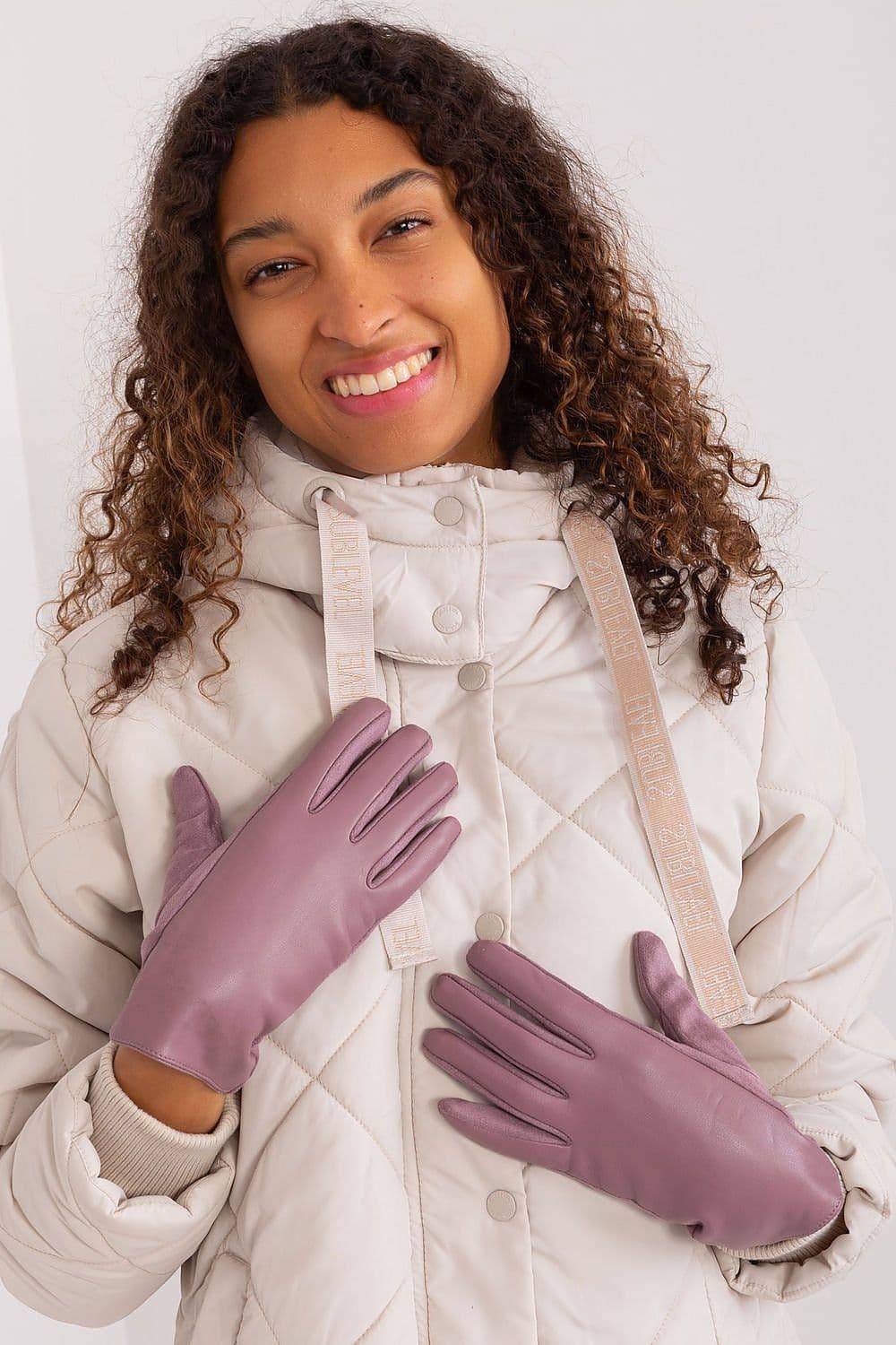 image-Gloves AT