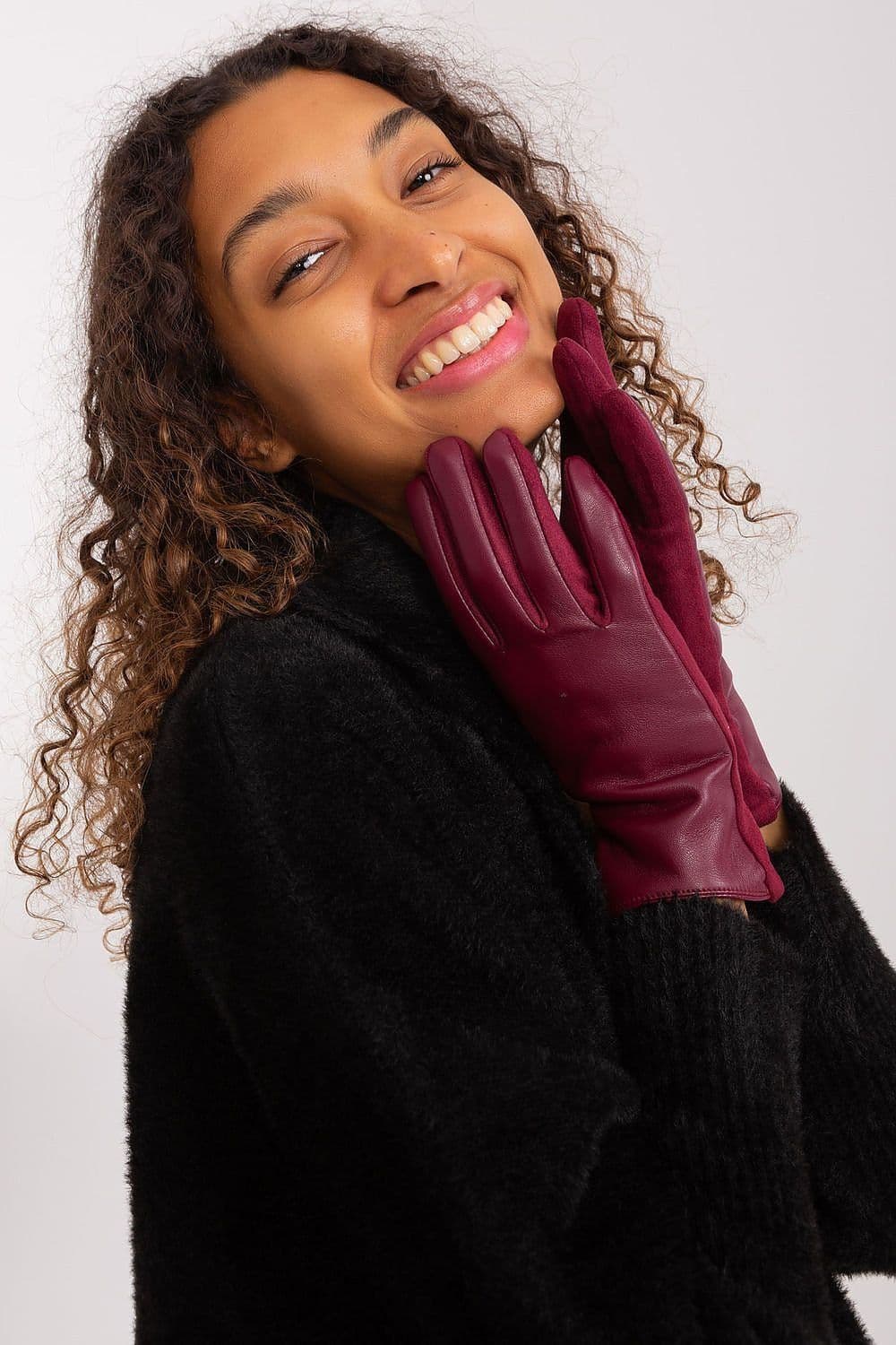 image-Gloves AT