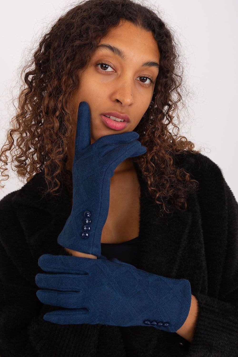 image-Gloves AT