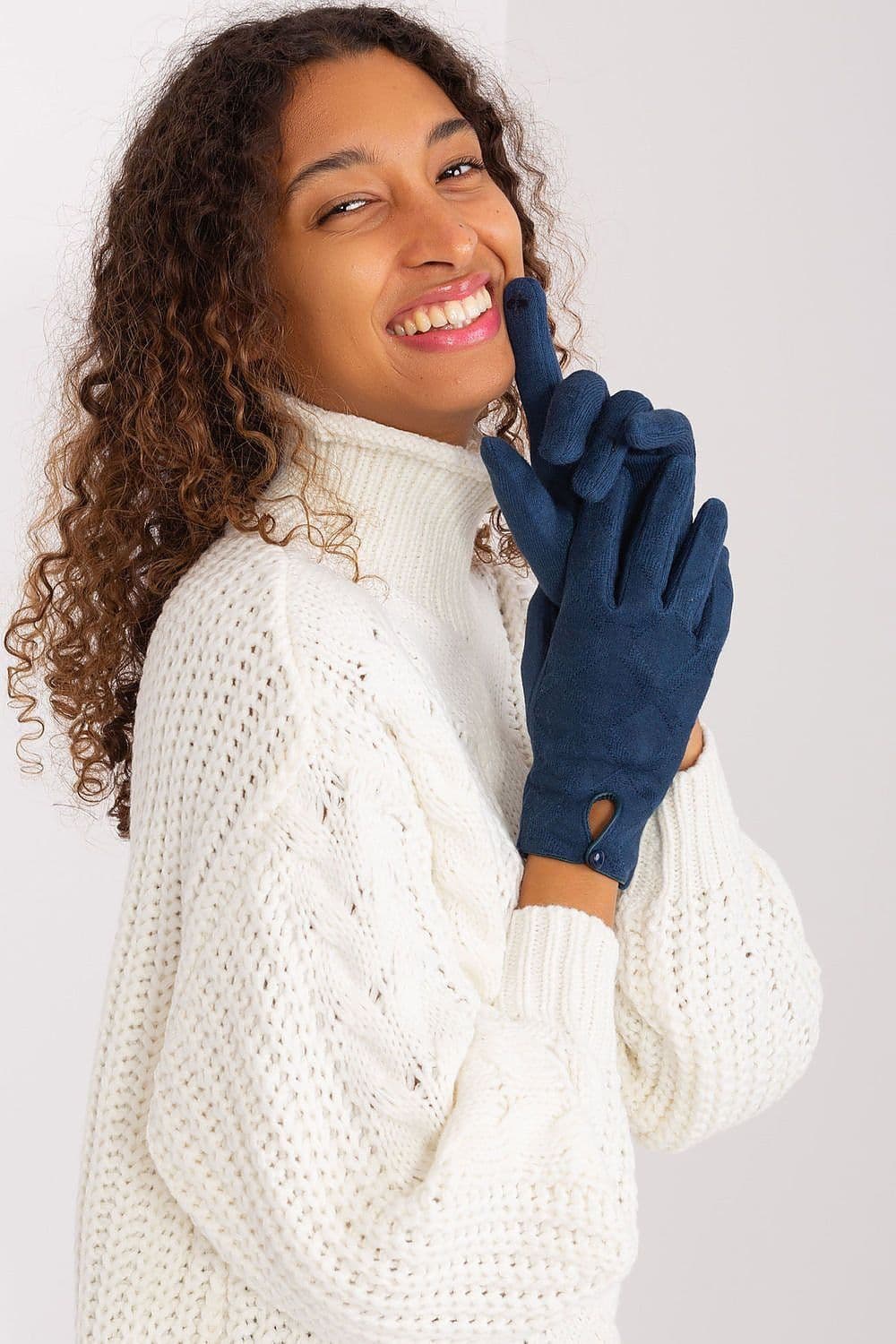 image-Gloves AT