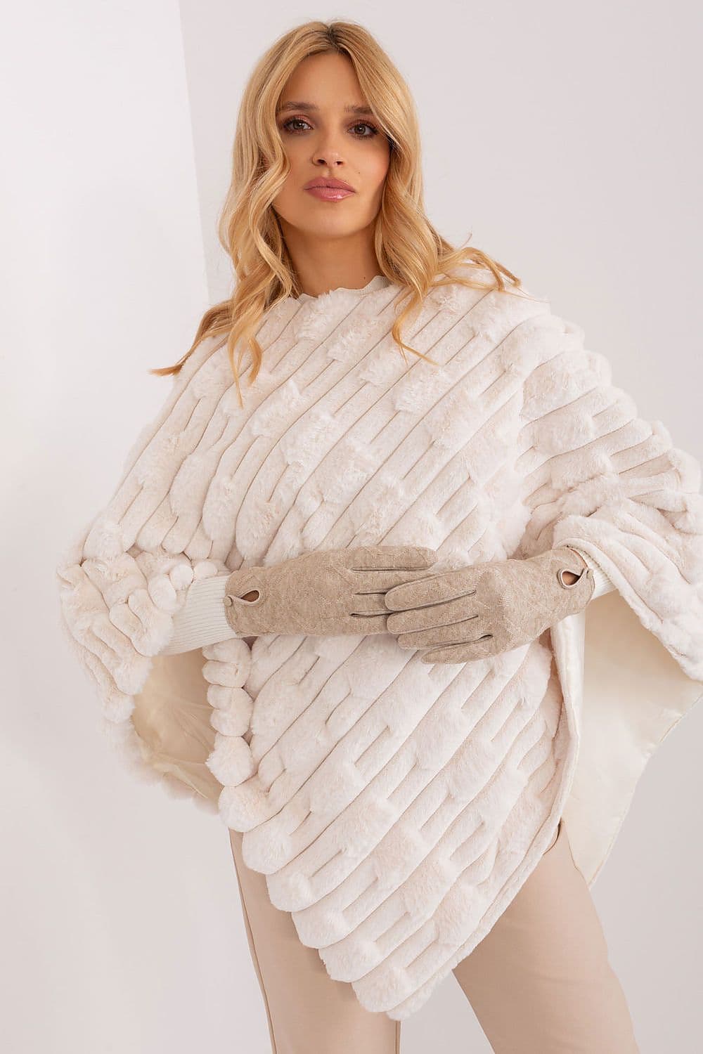image-Gloves AT