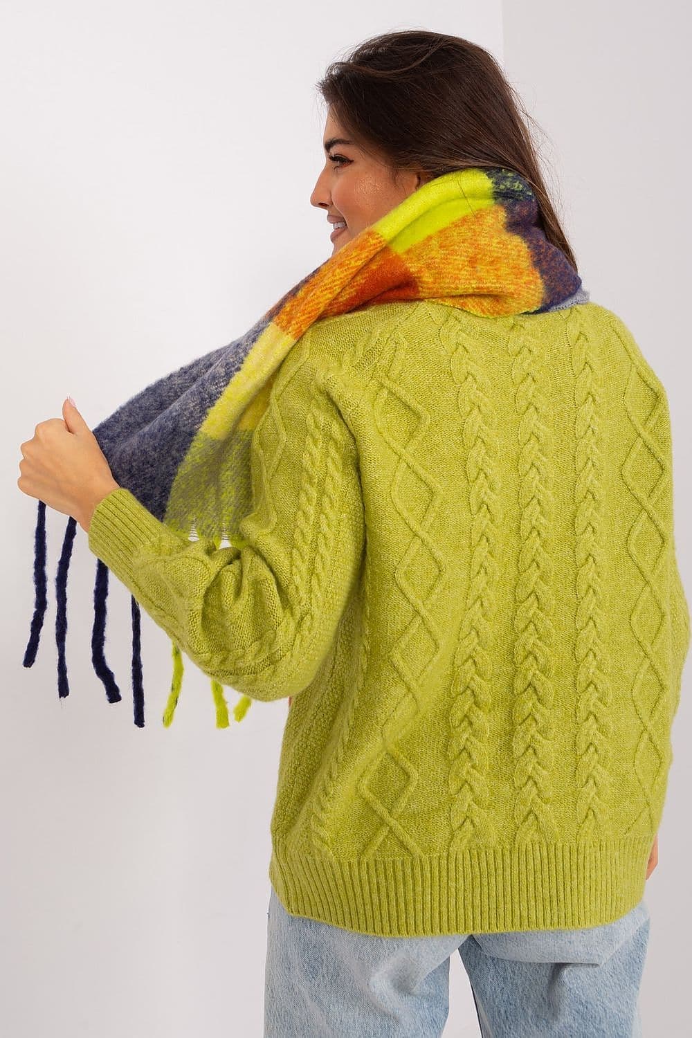 image-Shawl AT