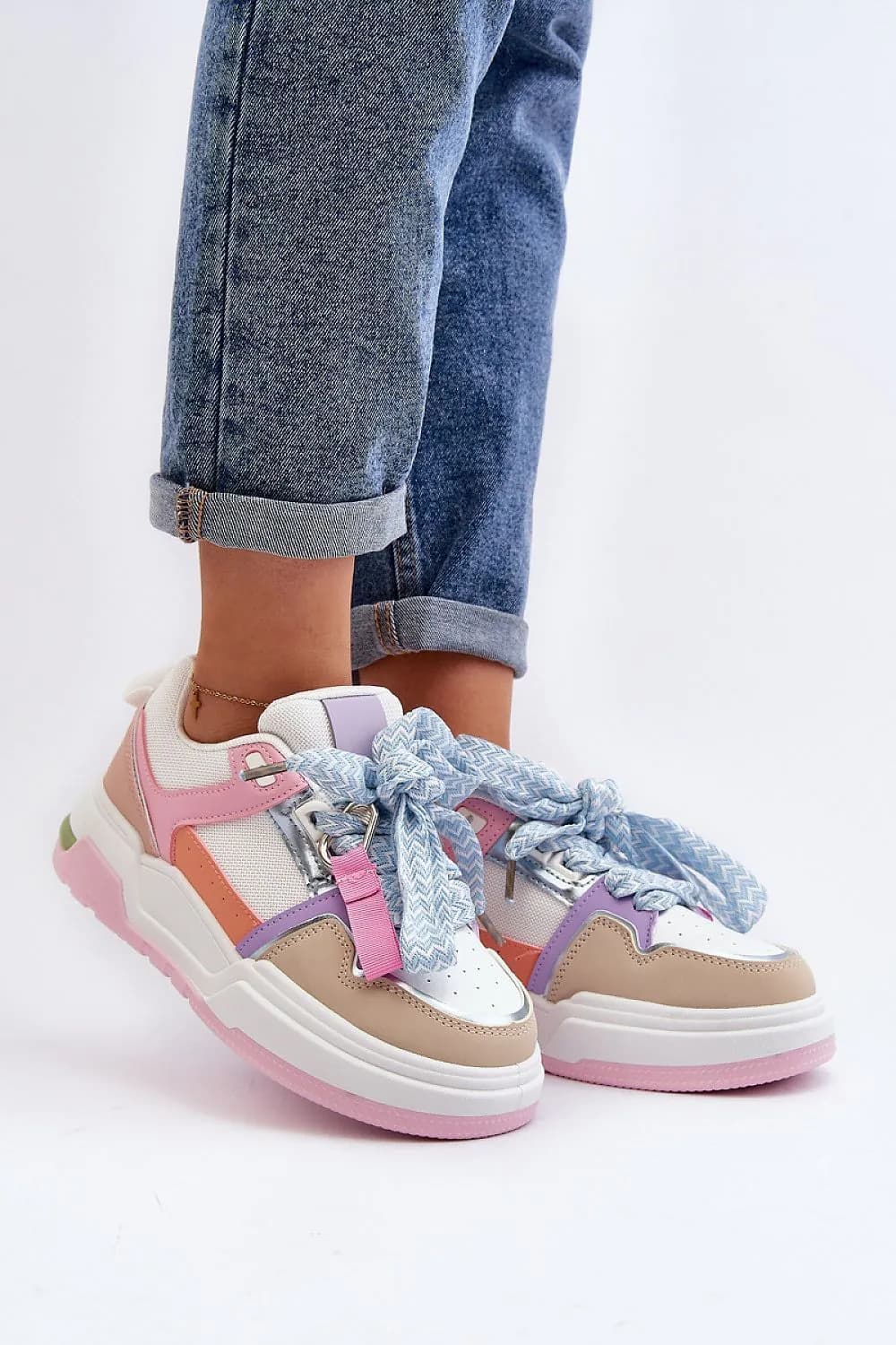 image-Sport Shoes Step in style