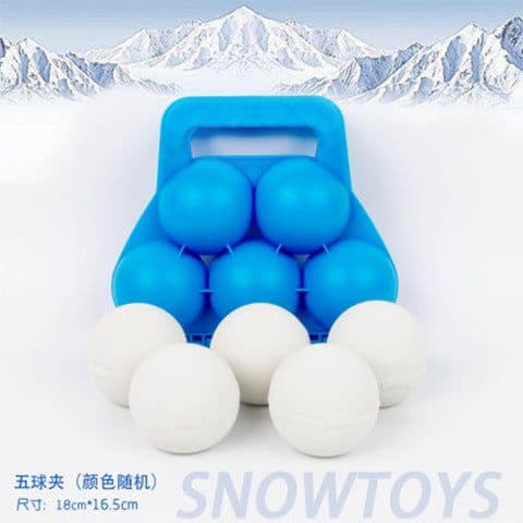image-Little ducks, snowballs, sleets, sleds, snowballs, snow tools, children's snowball fights, sleets, artifacts, pile of toys