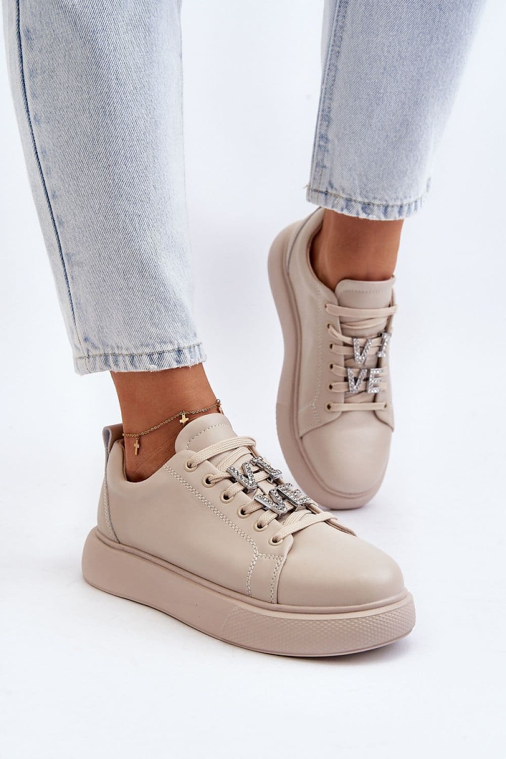 image-Sport Shoes Step in style