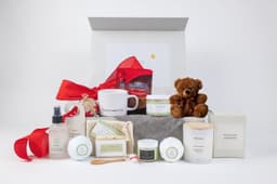 image-Sending hug Gift, Luxury Spa Gift Set