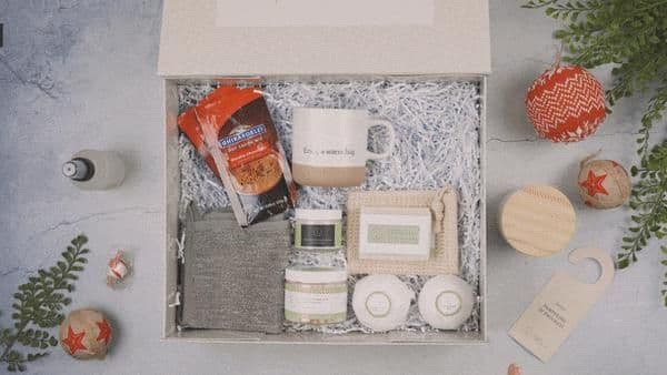 image-Sending hug Gift, Luxury Spa Gift Set