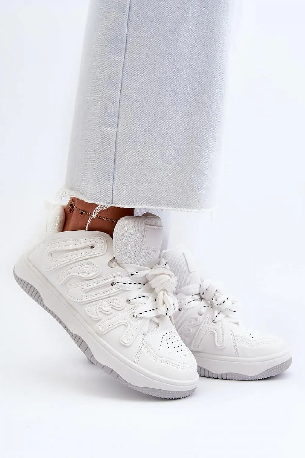 image-Sport Shoes Step in style