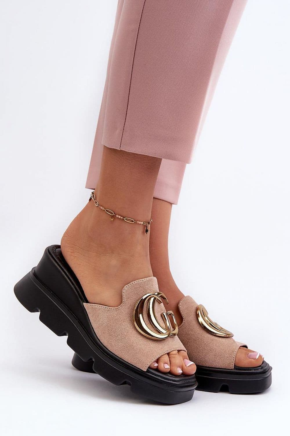 image-Flip-flops Step in style