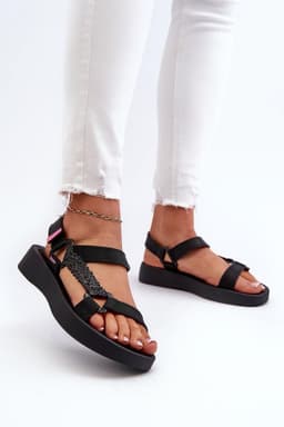 image-Sandals Step in style