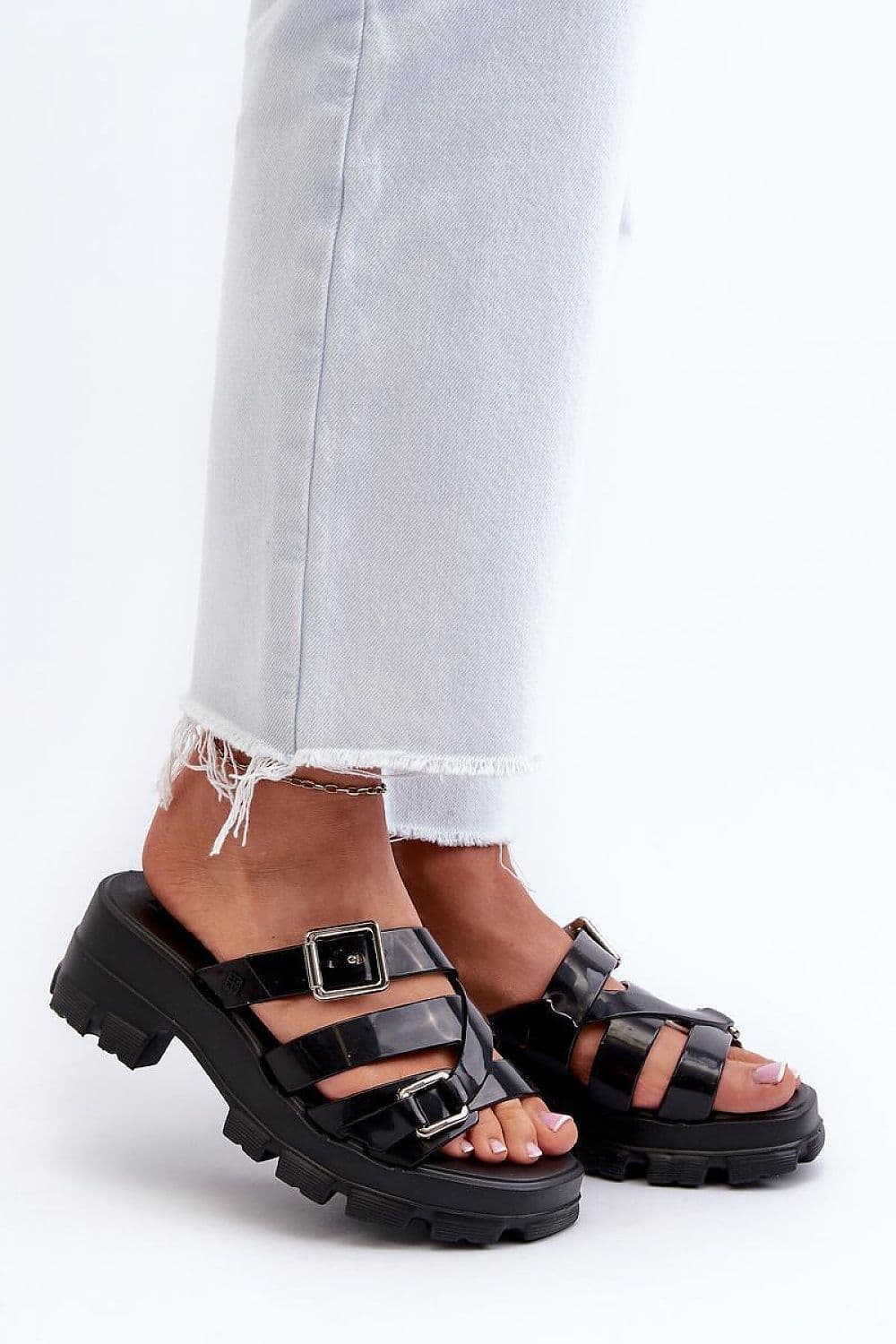 image-Flip-flops Step in style