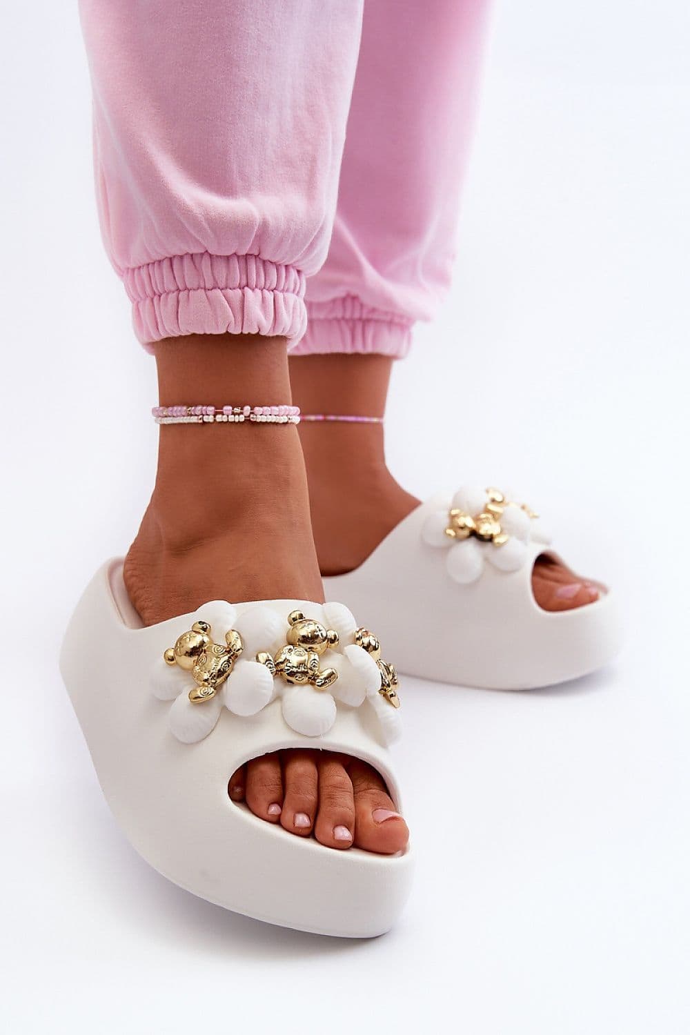 image-Flip-flops Step in style
