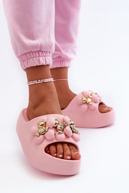 image-Flip-flops Step in style