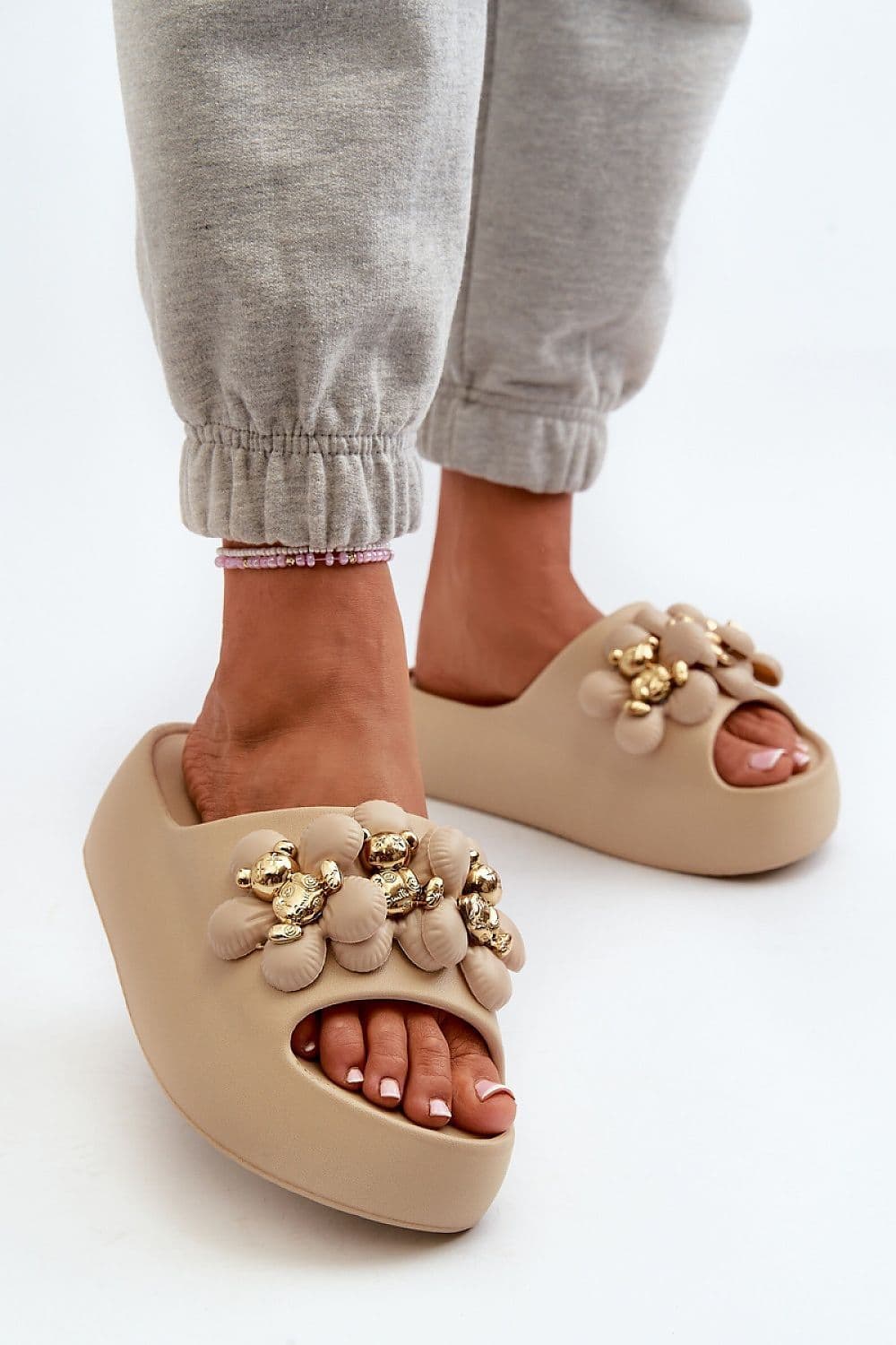 image-Flip-flops Step in style