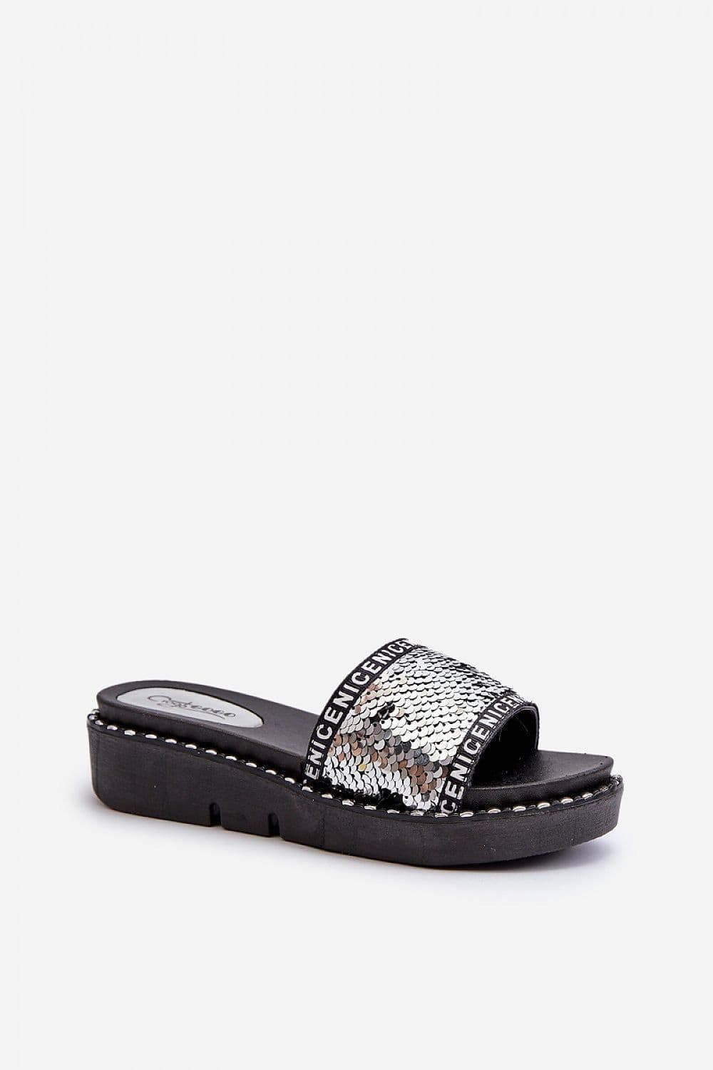 image-Flip-flops Step in style