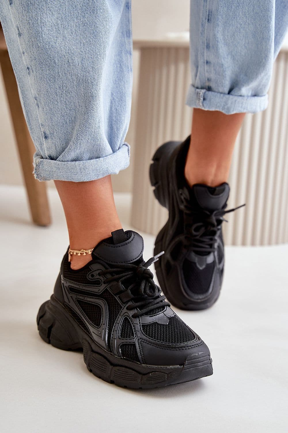 image-Sport Shoes Step in style