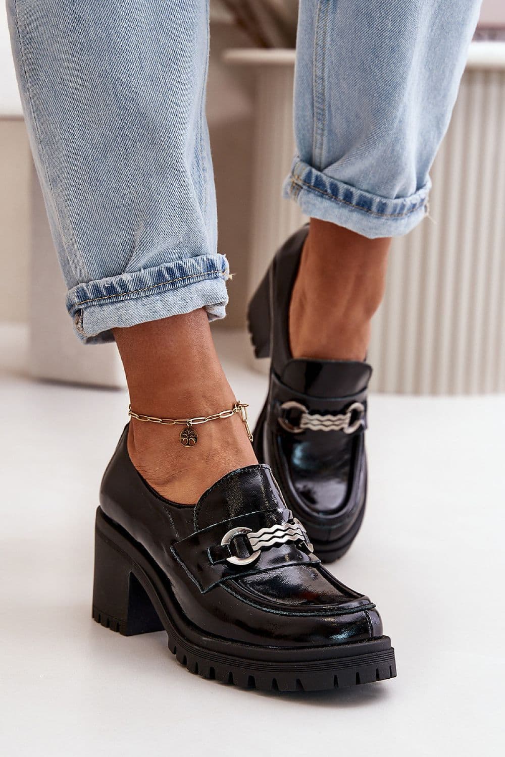 image-Heeled low shoes Step in style