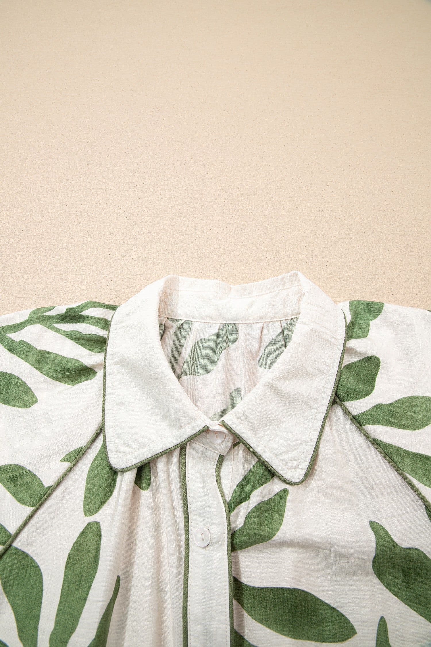image-Green Leaf Print Short Balloon Sleeve Shirt