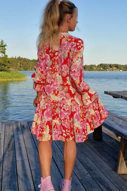 image-Floral Print High Waist V Neck Babydoll Mini Dress - Red (57 characters)