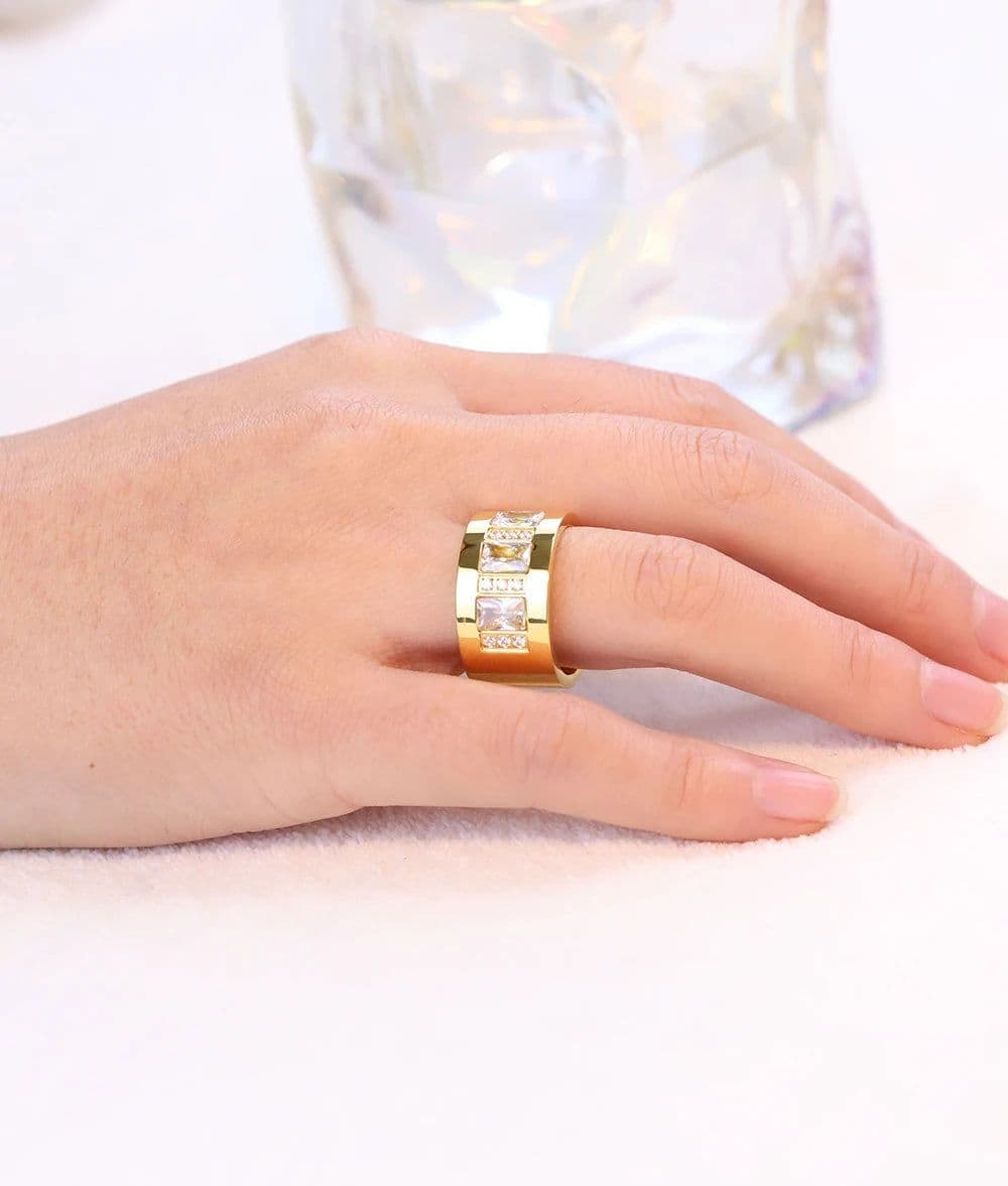 image-Fashion Women Crystal Rings Wholesale Yellow Gold Color Stainless Steel Wedding Rings For Women Party Jewelry NIBA Jewelry