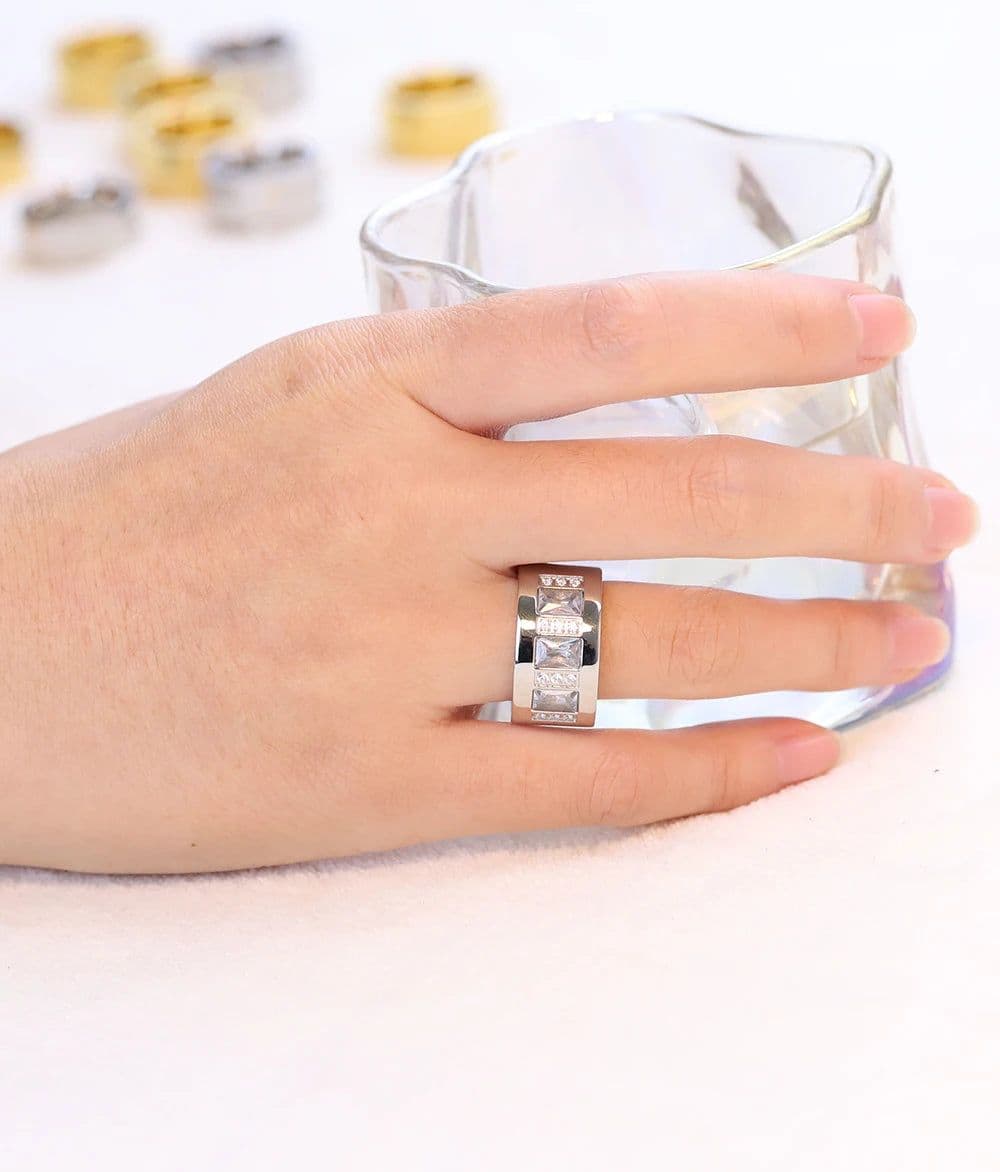 image-Fashion Women Crystal Rings Wholesale Yellow Gold Color Stainless Steel Wedding Rings For Women Party Jewelry NIBA Jewelry