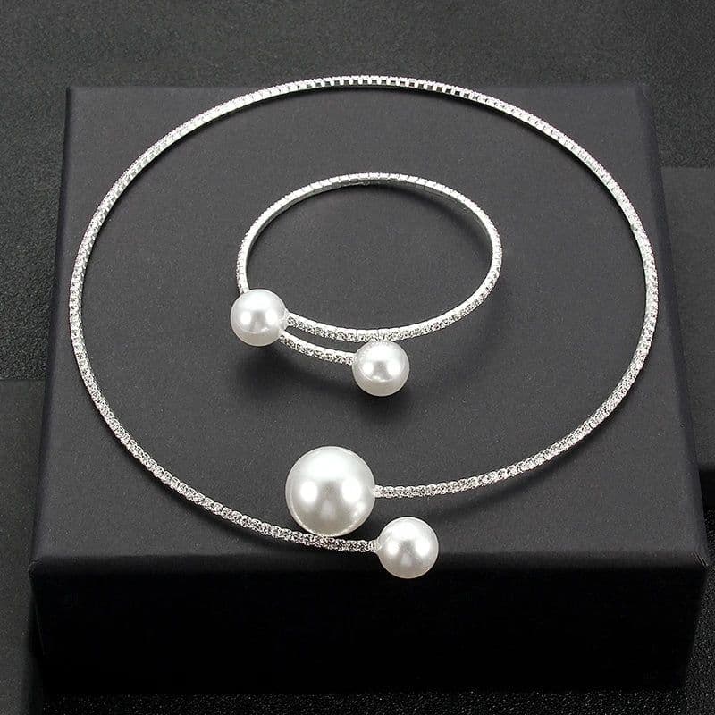 image-Rhinestone Choker Necklaces Torques Collar Women Statement Jewelry Girl Imitation Pearls Necklace 5 Styles