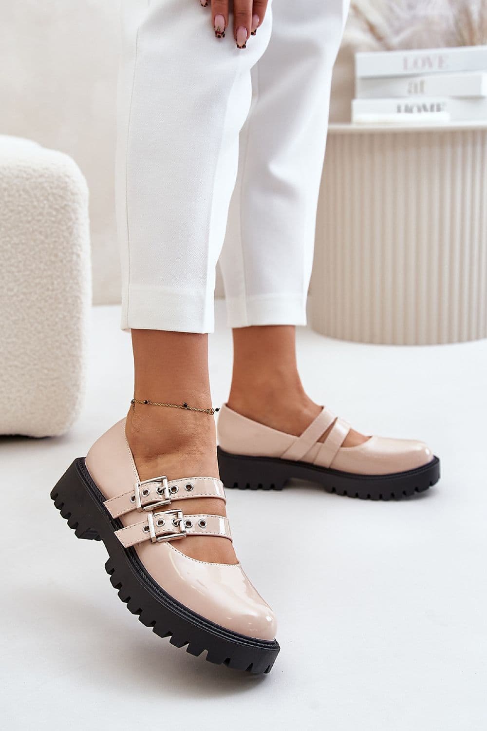 image-Low Shoes Step in style